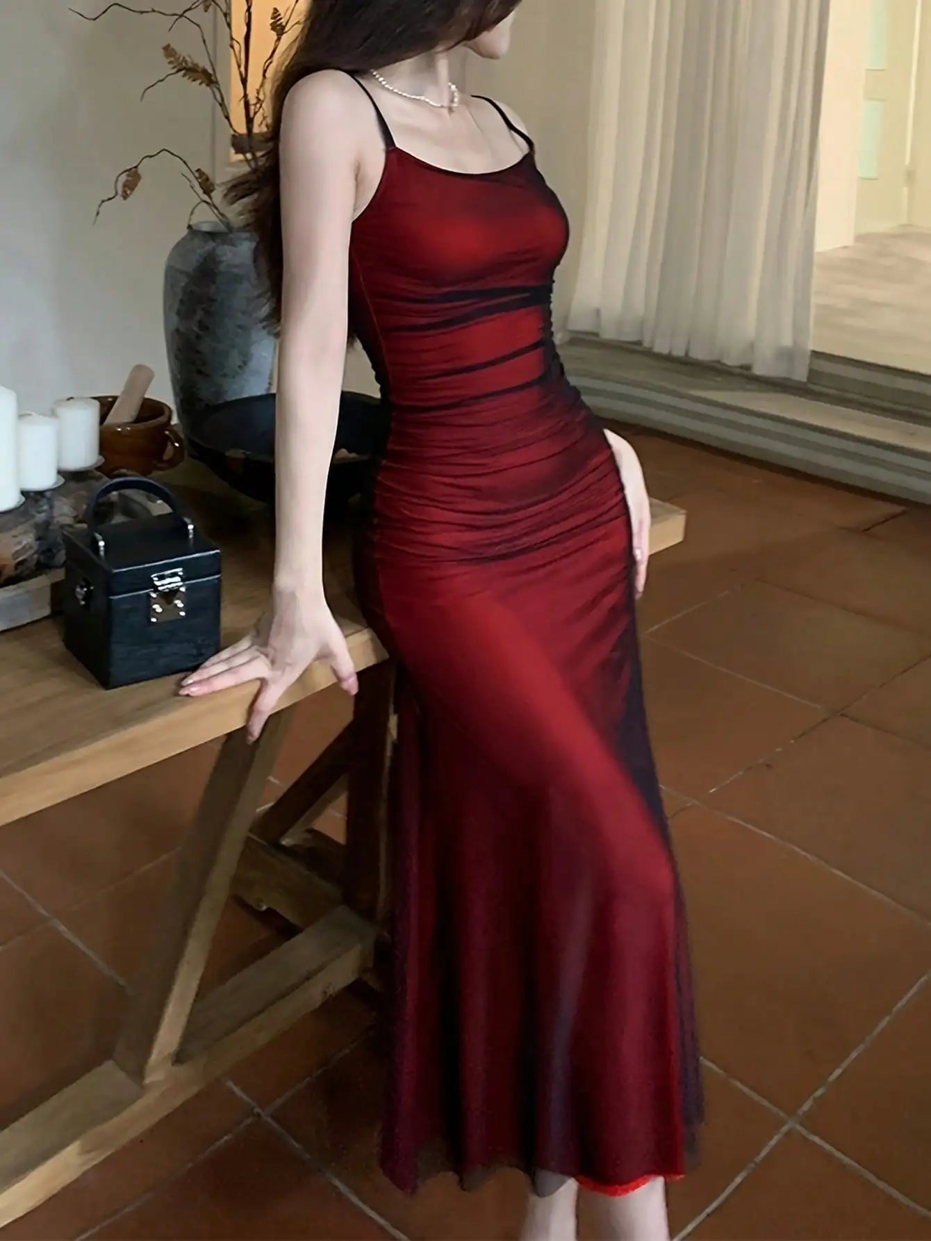 Glamorous Red Bodycon Evening Gown – Minimalist Strappy Summer Dress