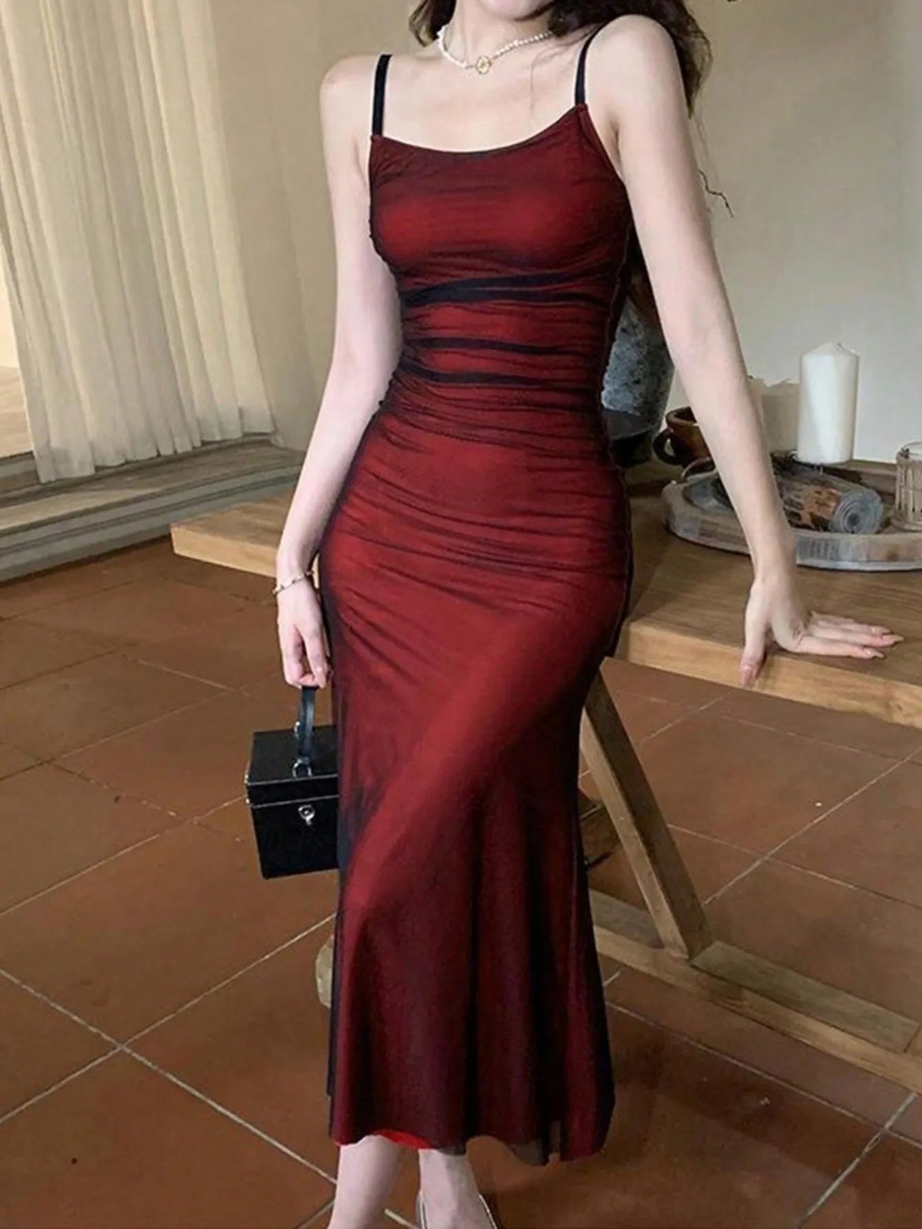 Glamorous Red Bodycon Evening Gown – Minimalist Strappy Summer Dress
